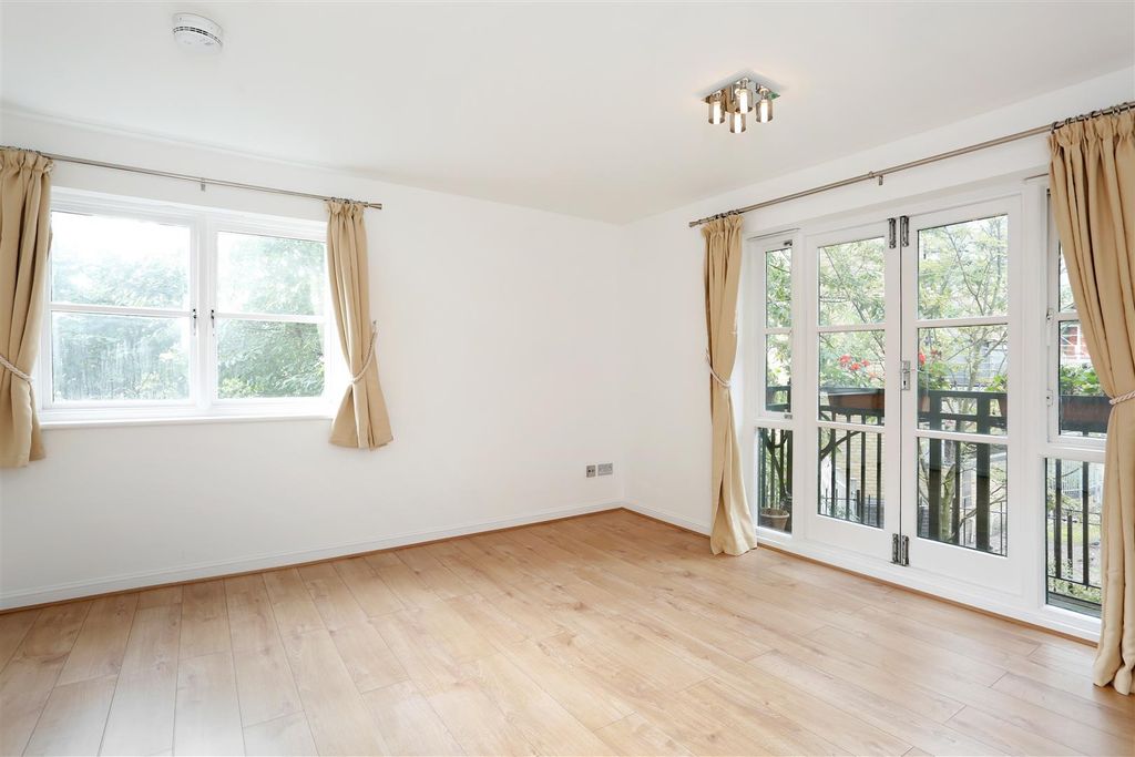 Property photo 3 of 14 Reception