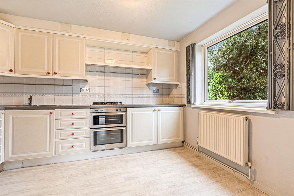 Property photo 3 of 20 Kitchen