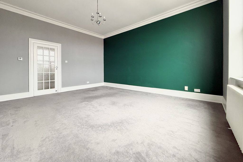 Property photo 3 of 10 3