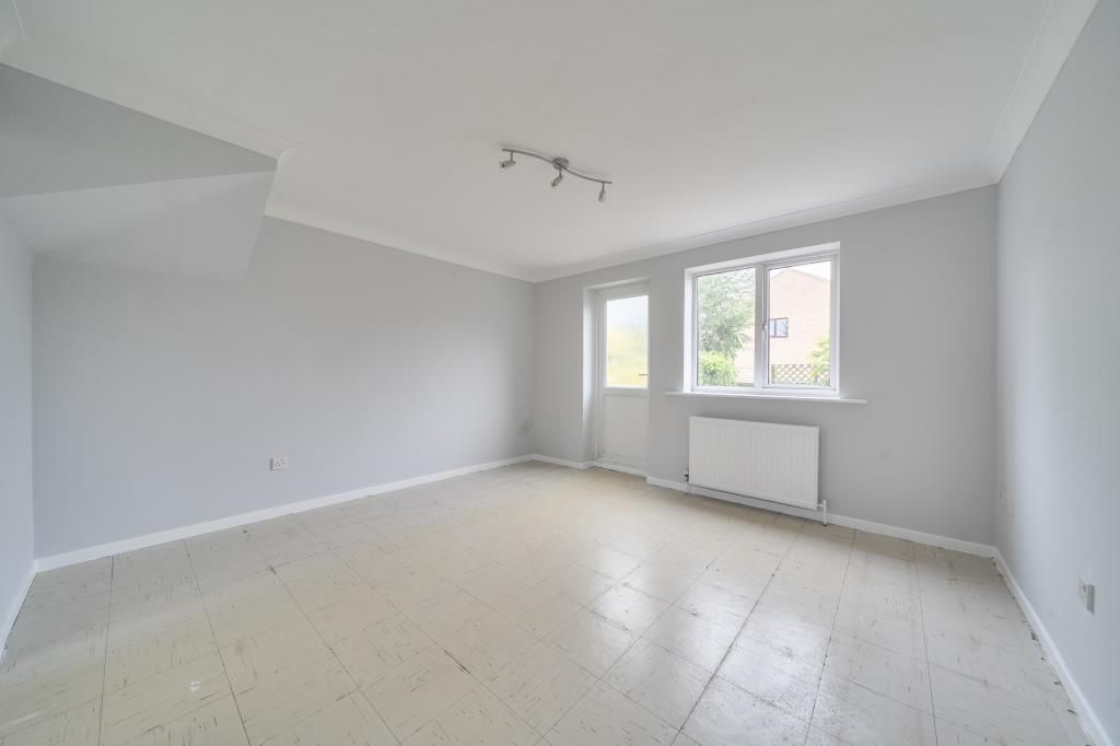 Property photo 3 of 9 Living Room