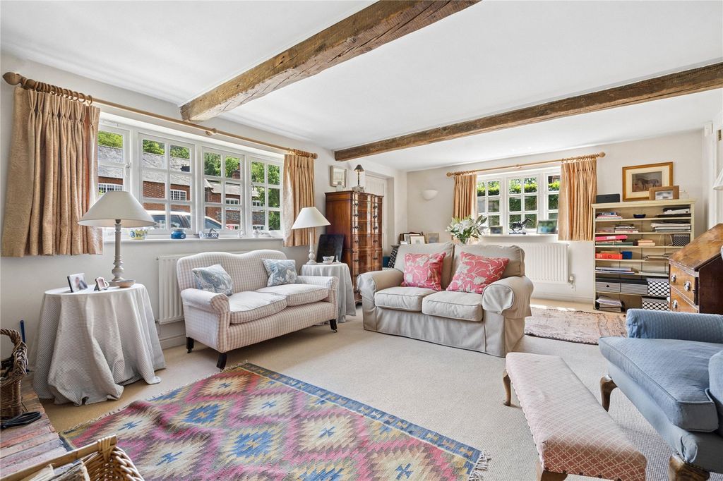 Property photo 3 of 19 Sitting Room