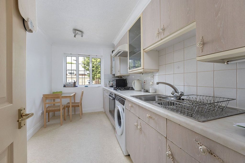 Property photo 2 of 13 Picture No. 16