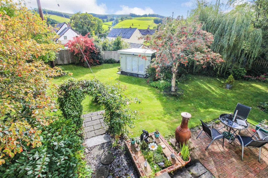 Property photo 3 of 23 Views