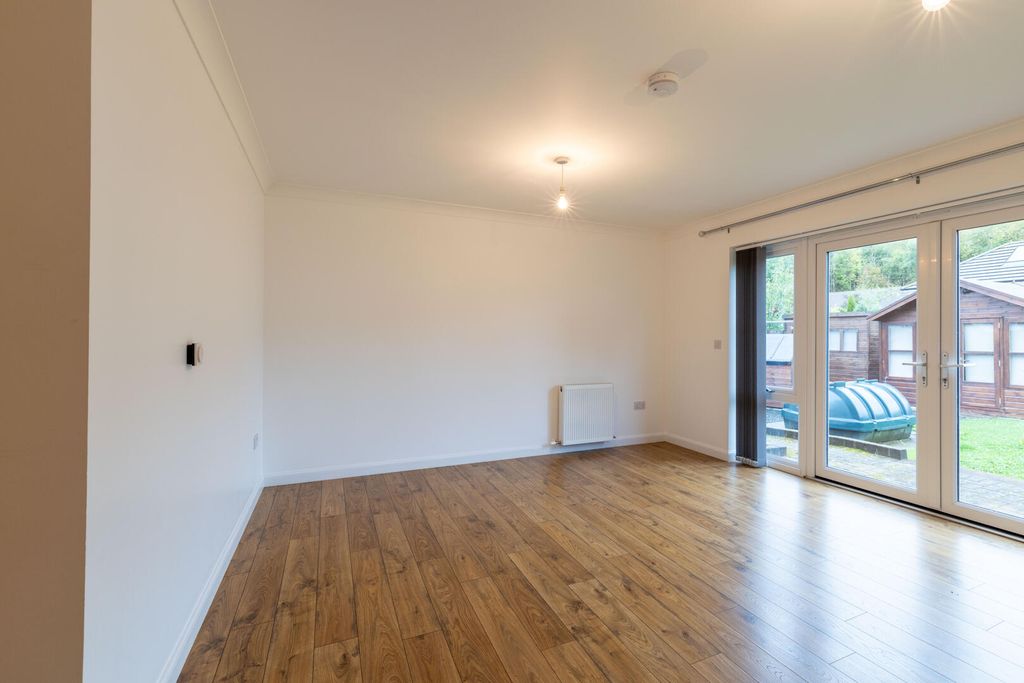 Property photo 3 of 17 Living Room