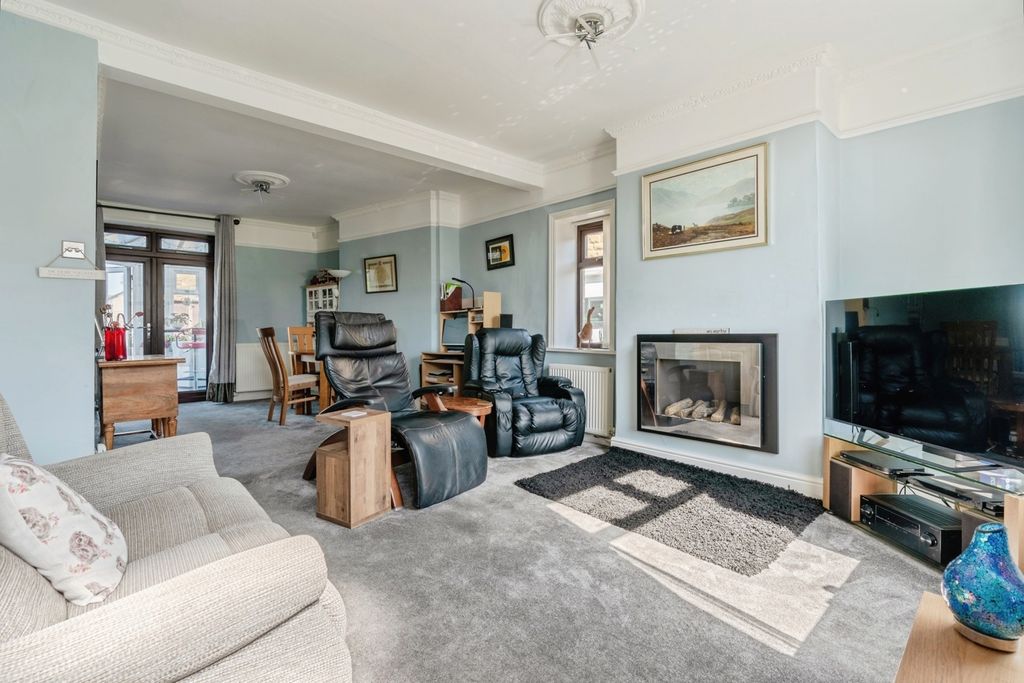 Property photo 3 of 28 Pbox-Img.Jpg