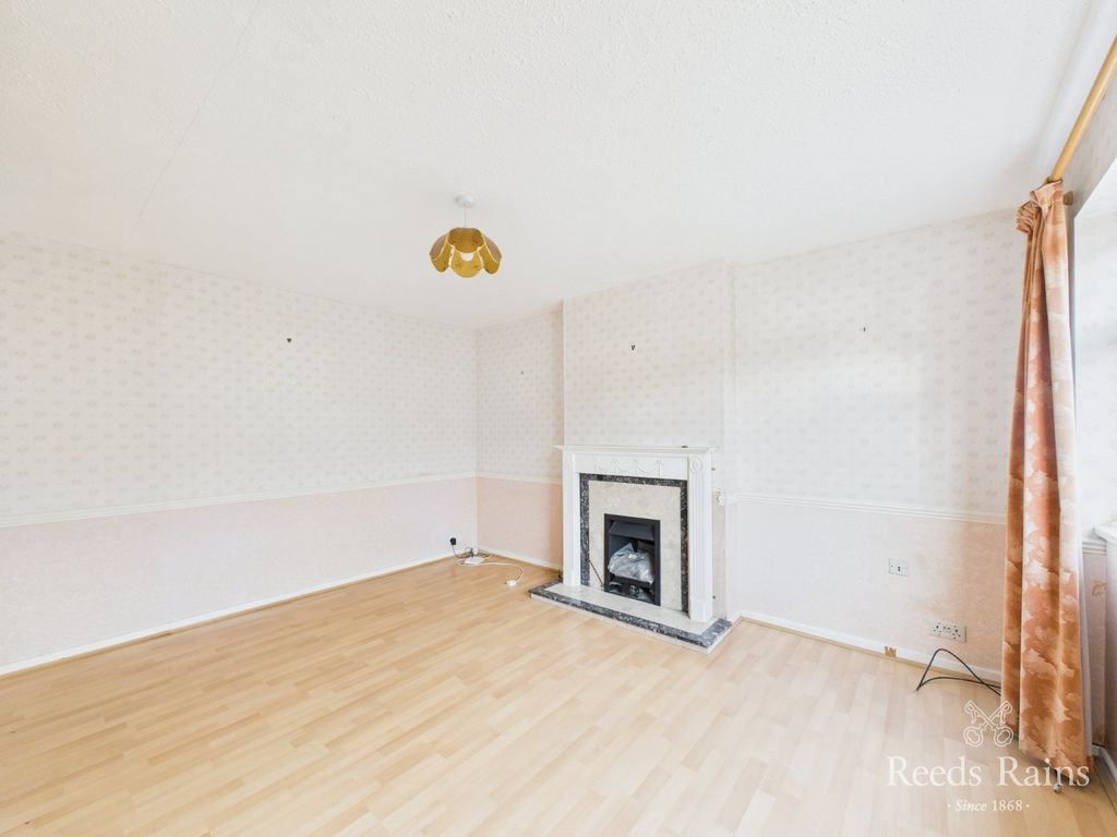 Property photo 2 of 17 Lounge