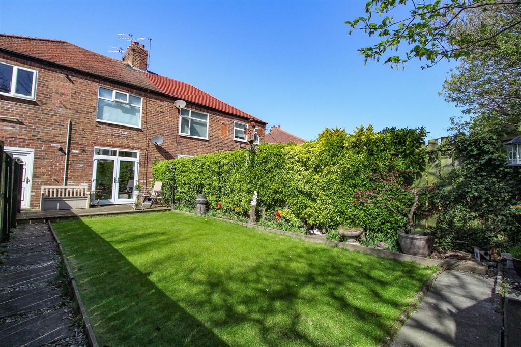 Property photo 3 of 14 External