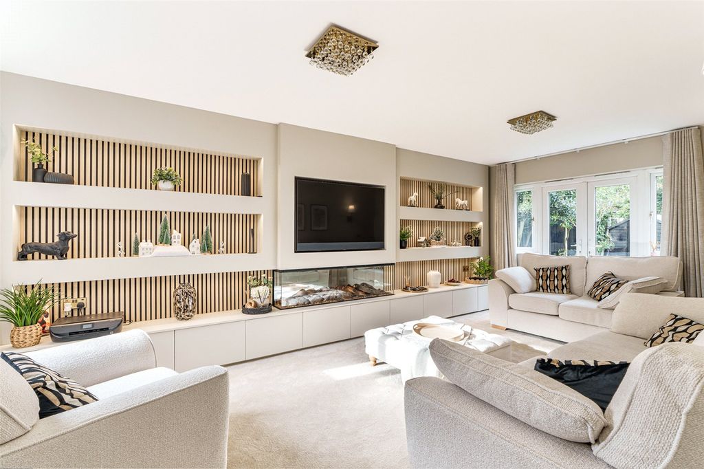 Property photo 2 of 30 Picture No. 15