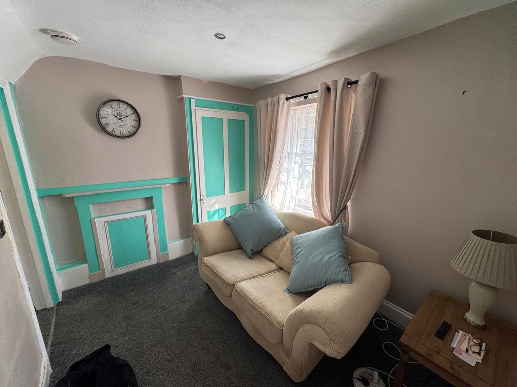 Property photo 3 of 11 Img_2572