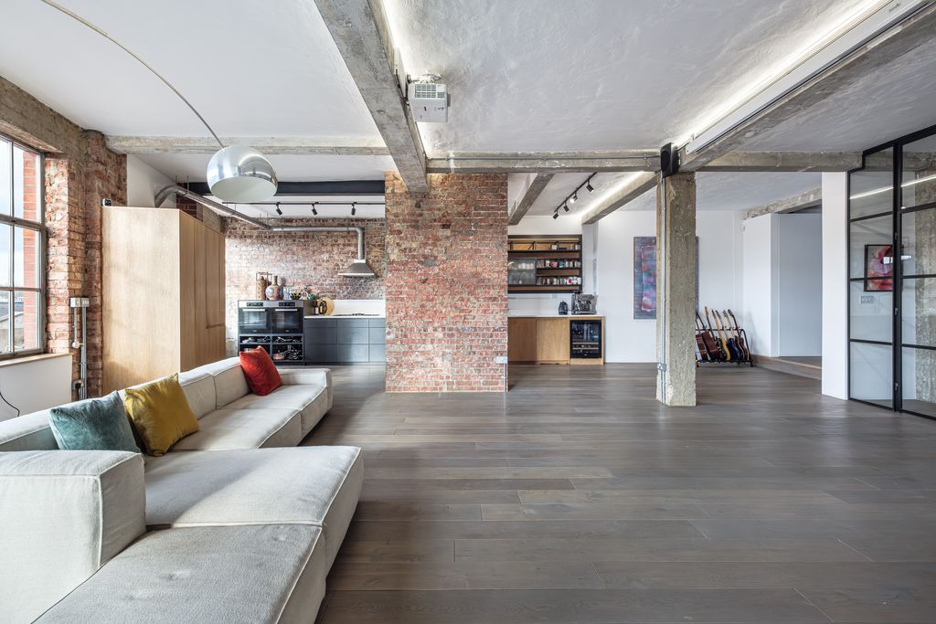 Property photo 3 of 34 30