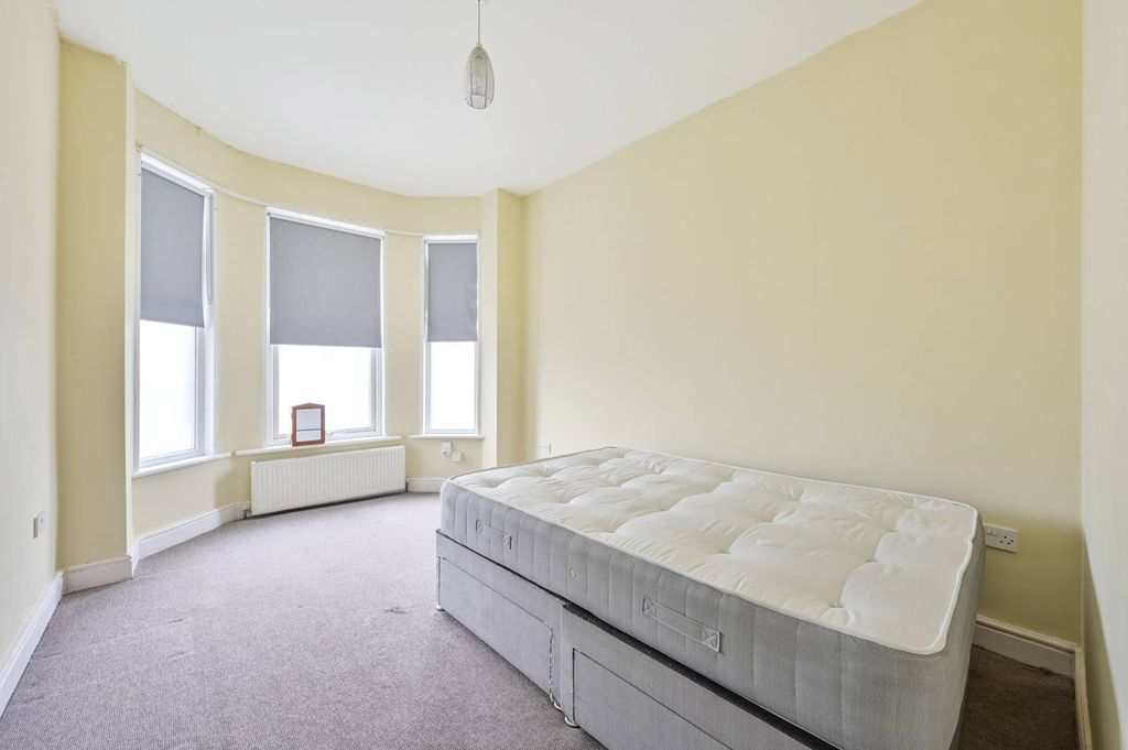 Property photo 1 of 4