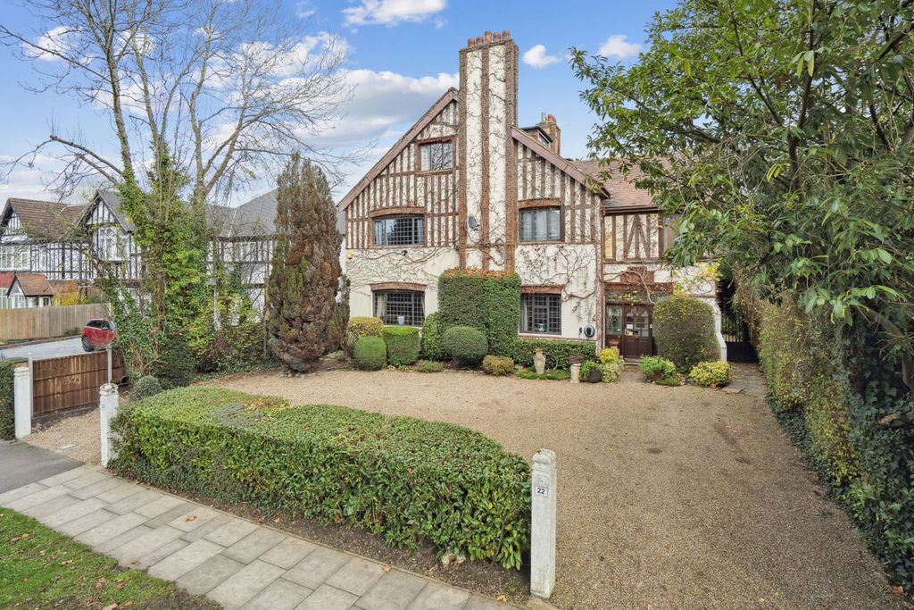Additional image 29 of 7 bed detached house for saleThe Avenue, Hatch End, Pinner HA5