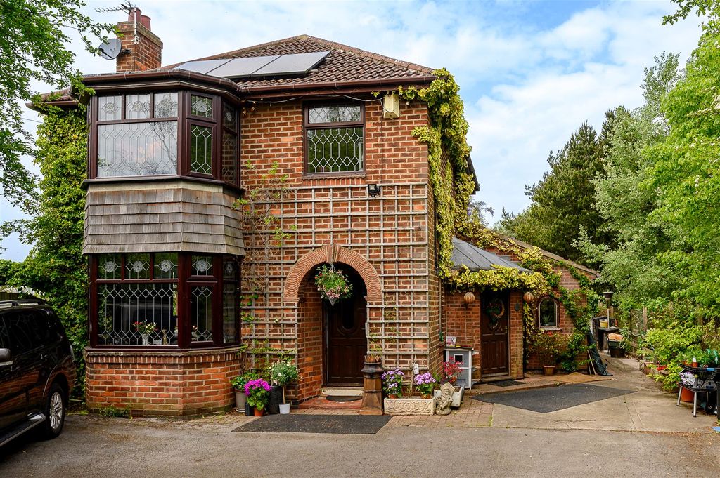 Property photo 1 of 24 External