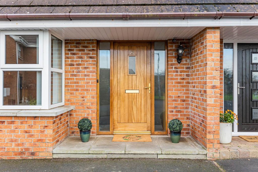 Property photo 2 of 27