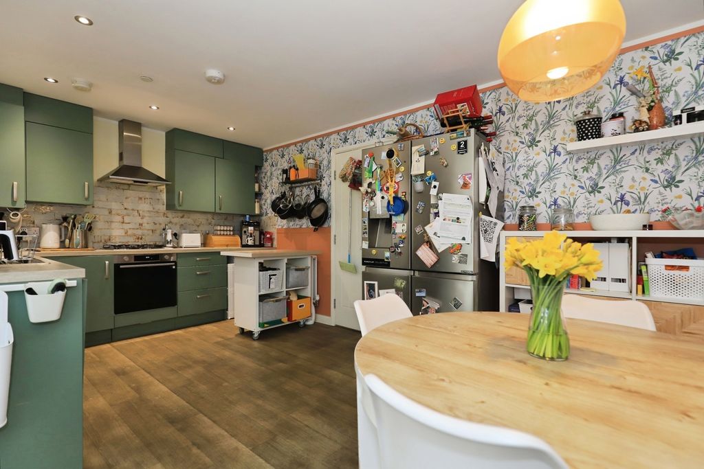 Property photo 3 of 20 Pbox-Img.Jpg