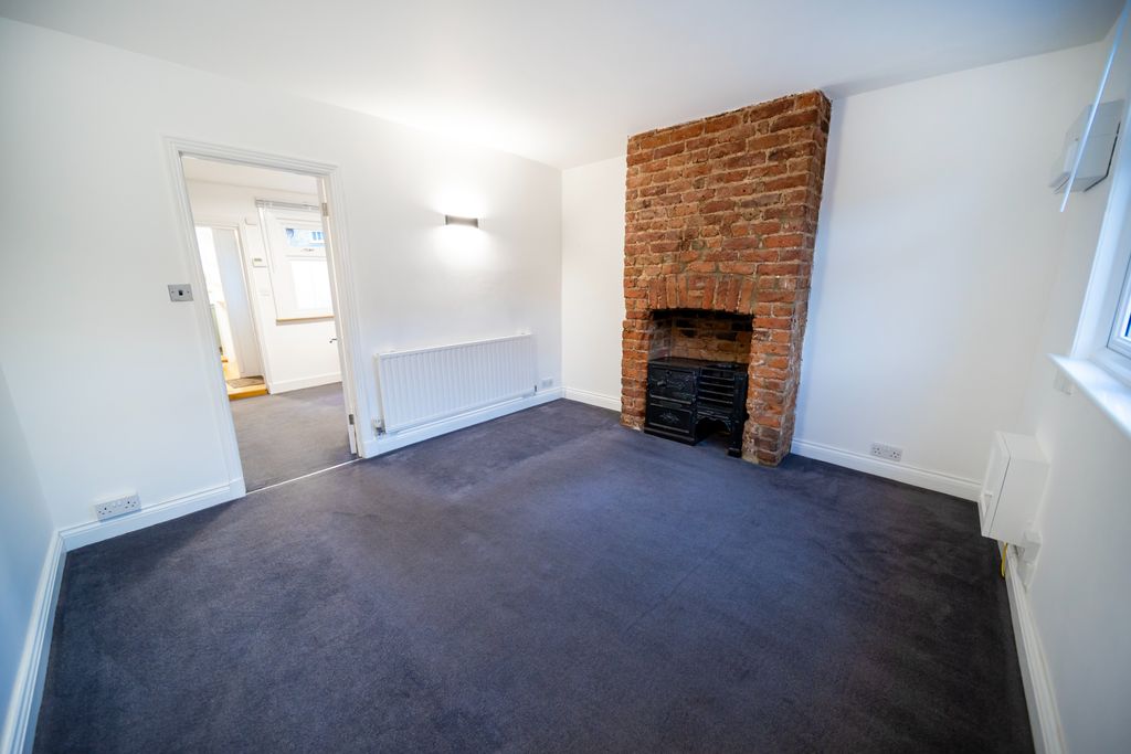 Property photo 2 of 23