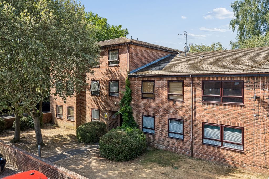Property photo 1 of 11 Photo 6