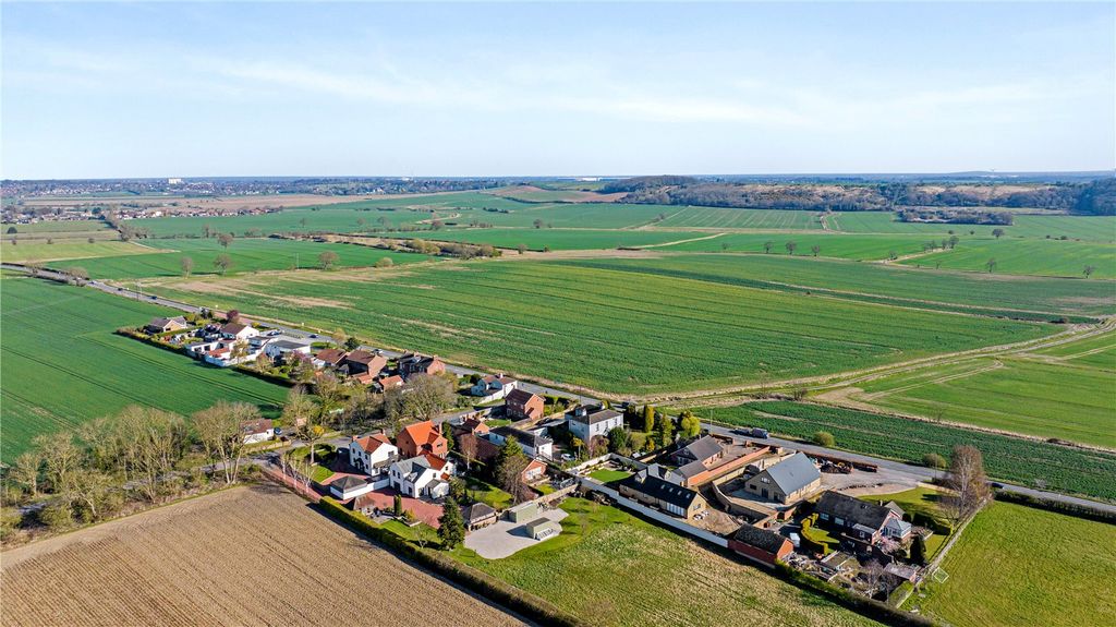 Property photo 2 of 37 Picture No. 38