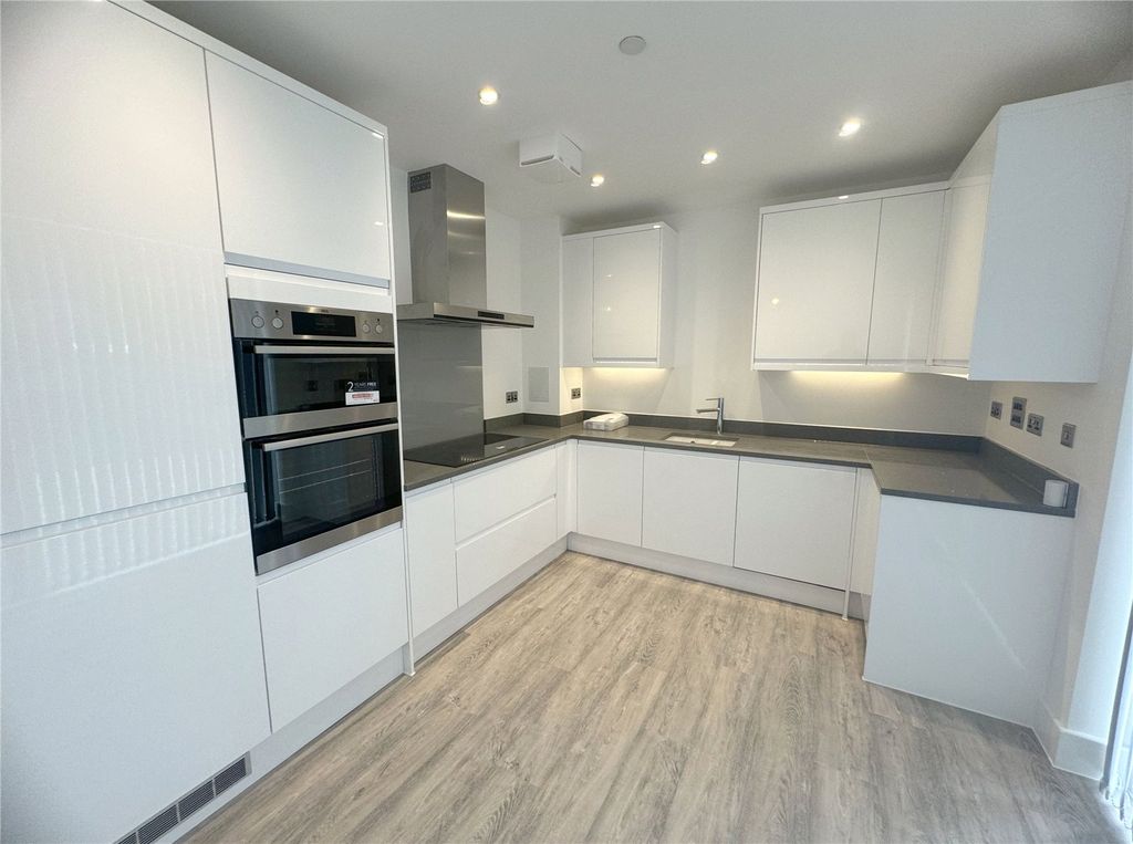 Property photo 1 of 21 Picture No. 11