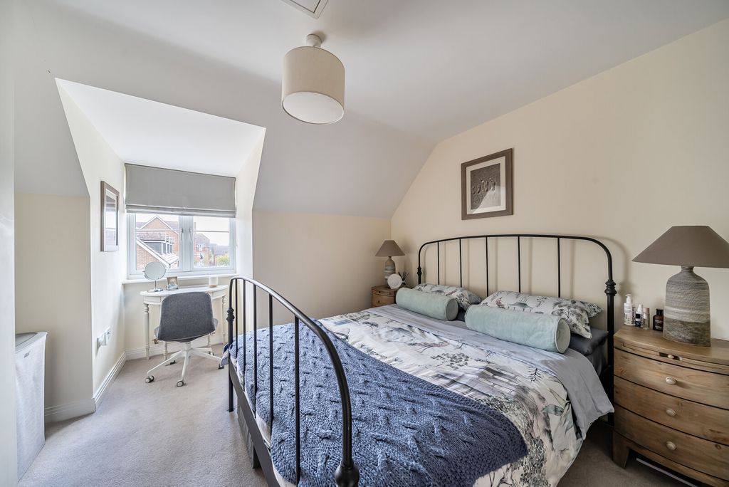 Property photo 3 of 20 1363069-11-68E7B7...