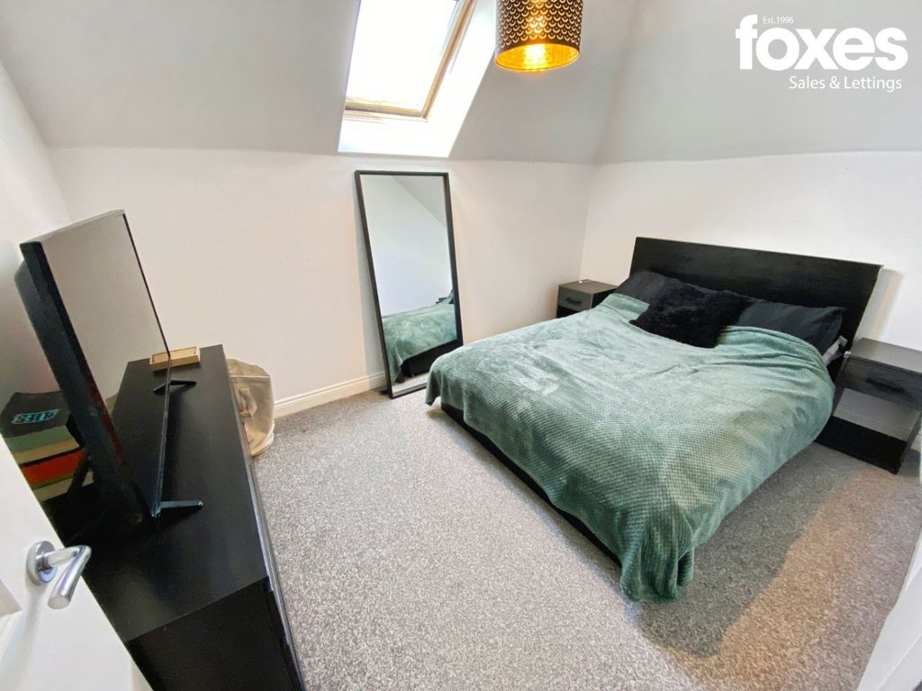 Property photo 2 of 9 4955911