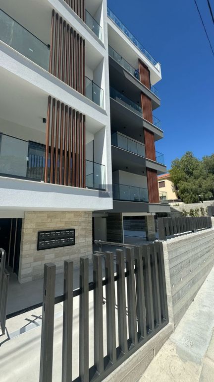 Property photo 1 of 2
