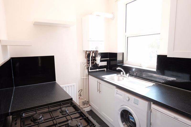 Property photo 2 of 7 Kitchen