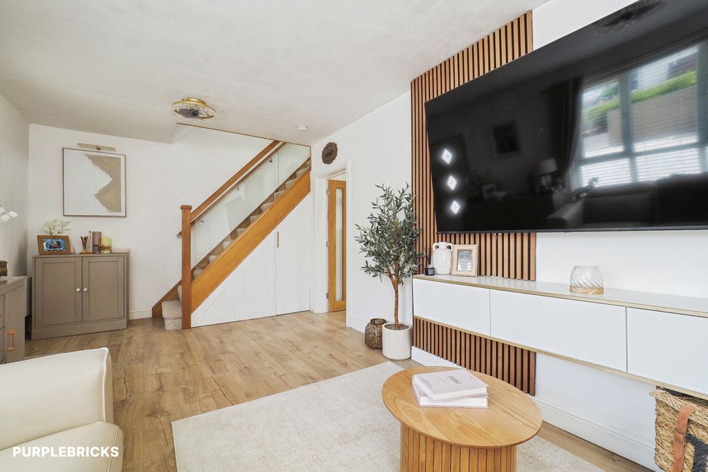 Property photo 3 of 22