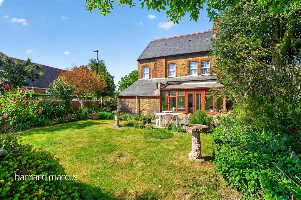 Additional image 10 of 7 bed detached house for saleHanworth Road, Feltham TW13