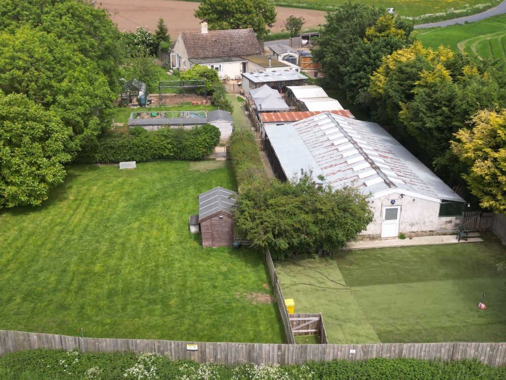 Property photo 3 of 32 2724067