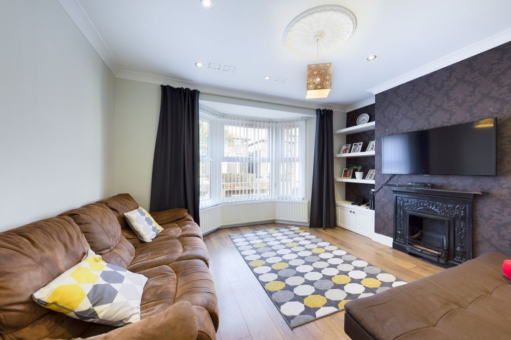 Property photo 1 of 13 Main Page