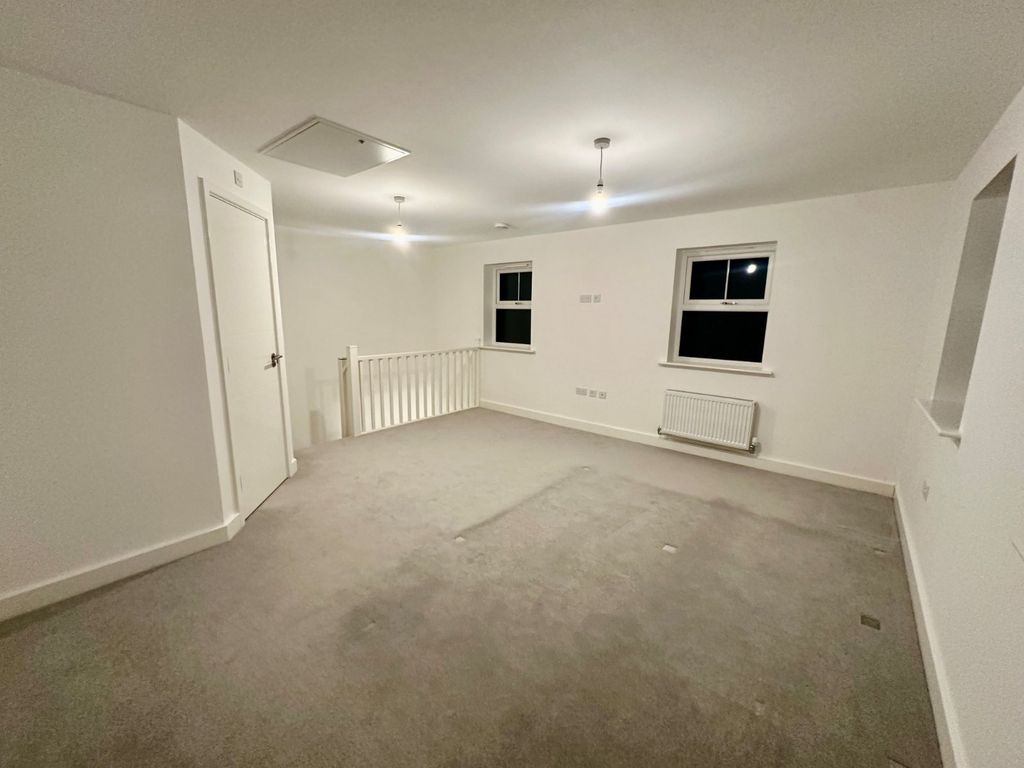 Property photo 3 of 10 Picture No. 02