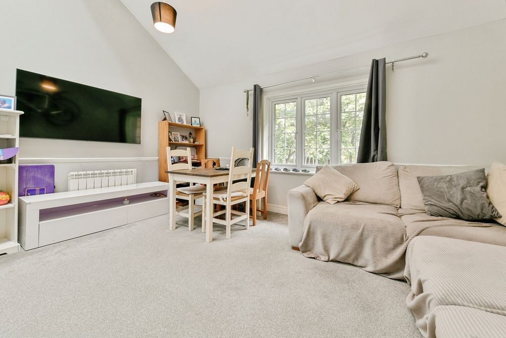Property photo 2 of 21 Pbox-Img.Jpg