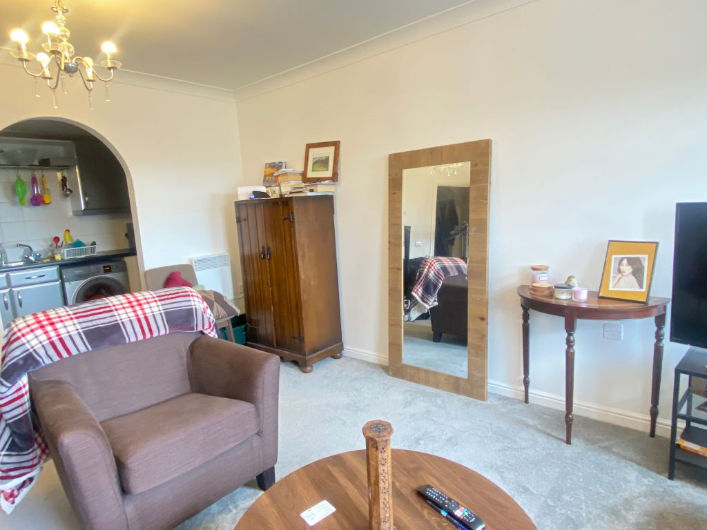 Property photo 2 of 8