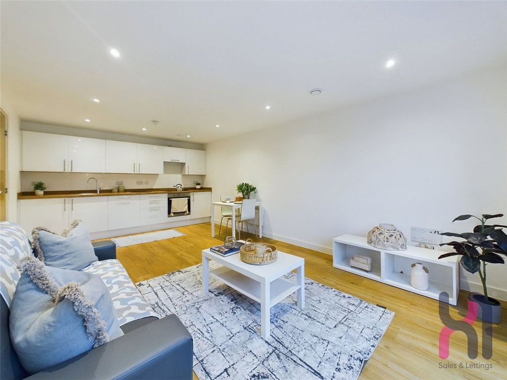 Property photo 2 of 9