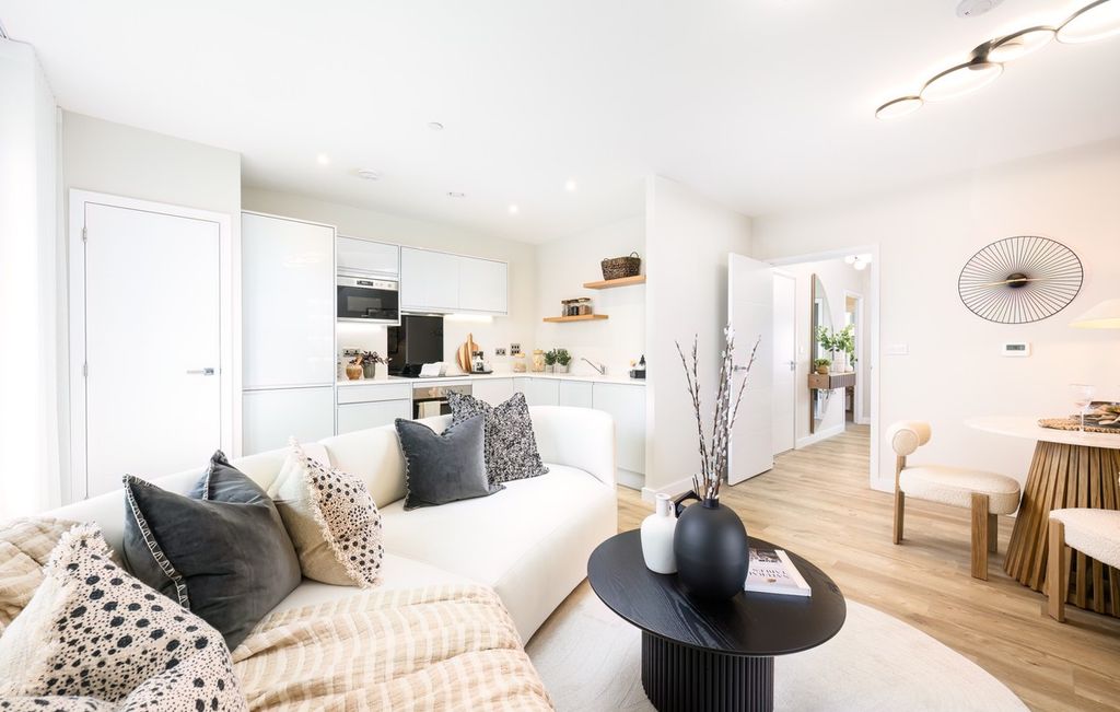 Property photo 2 of 12 Fairview New Homes - Zoopla -