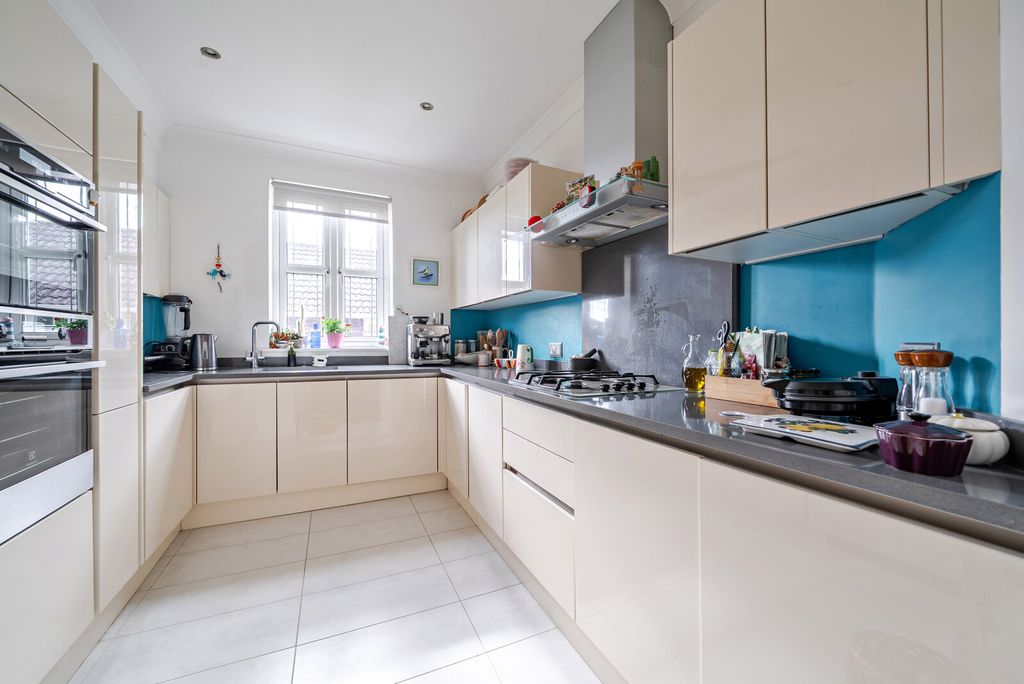 Property photo 3 of 15 1466557-15-6A0F2F...