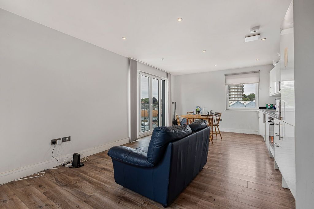 Property photo 2 of 13 Picture No. 03