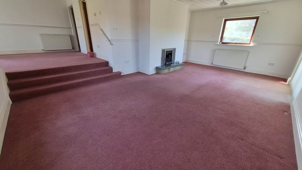 Property photo 3 of 24