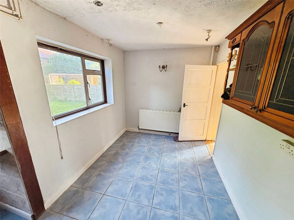 Property photo 3 of 8 Dining Kitchen