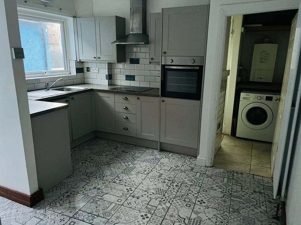 Property photo 1 of 4