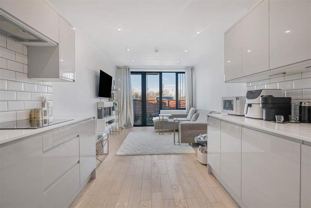 Property photo 1 of 9 3_70697.Jpg