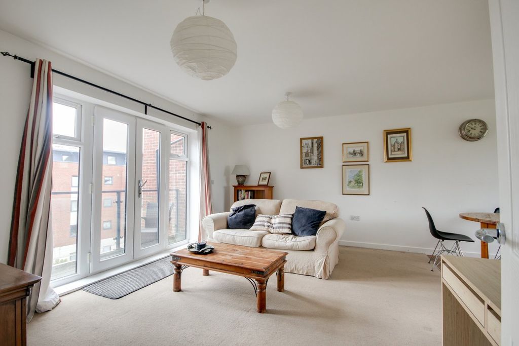 Property photo 3 of 12