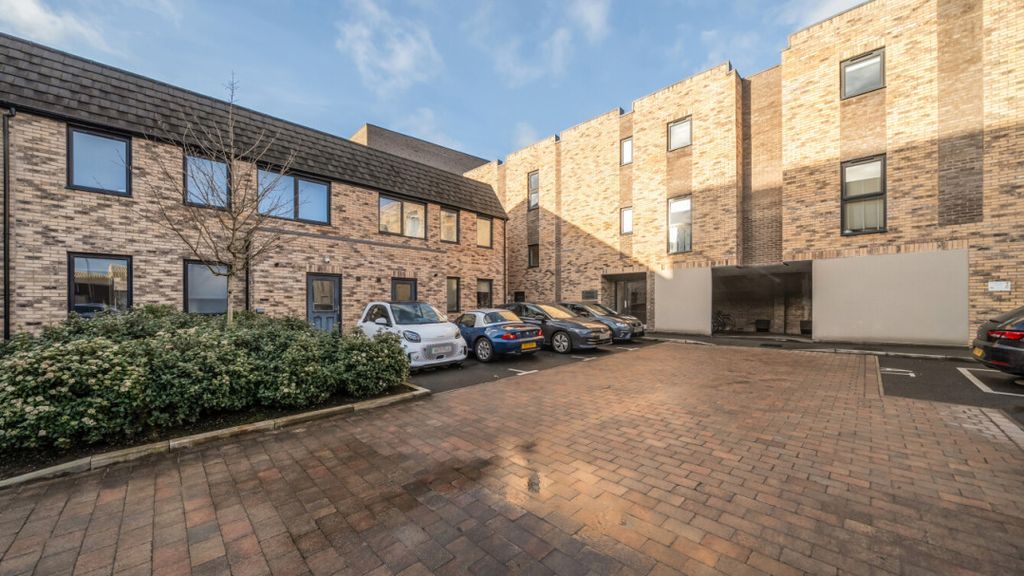 Property photo 2 of 22