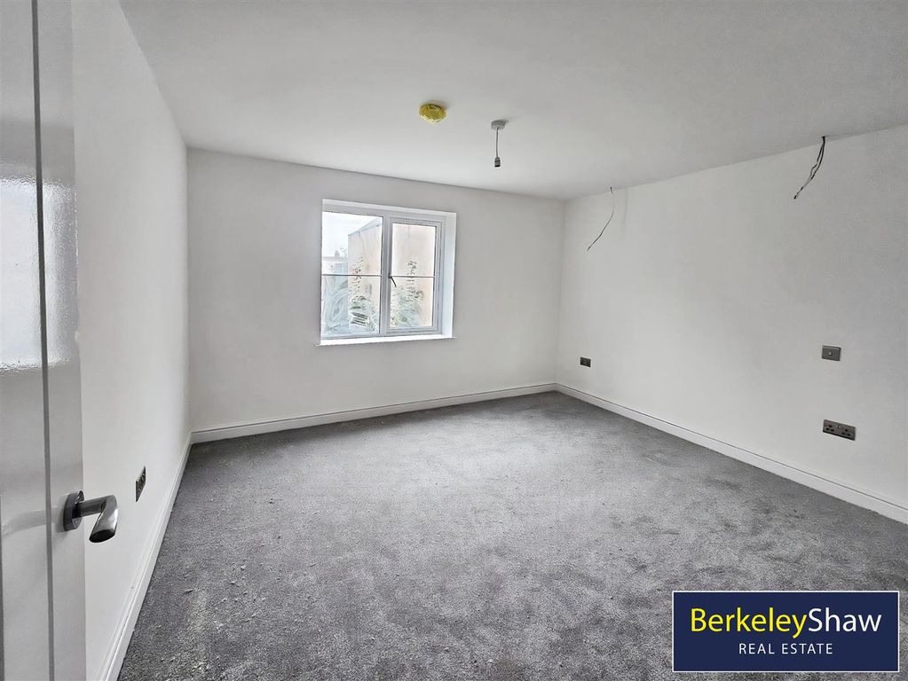 Property photo 3 of 4 Bedroom