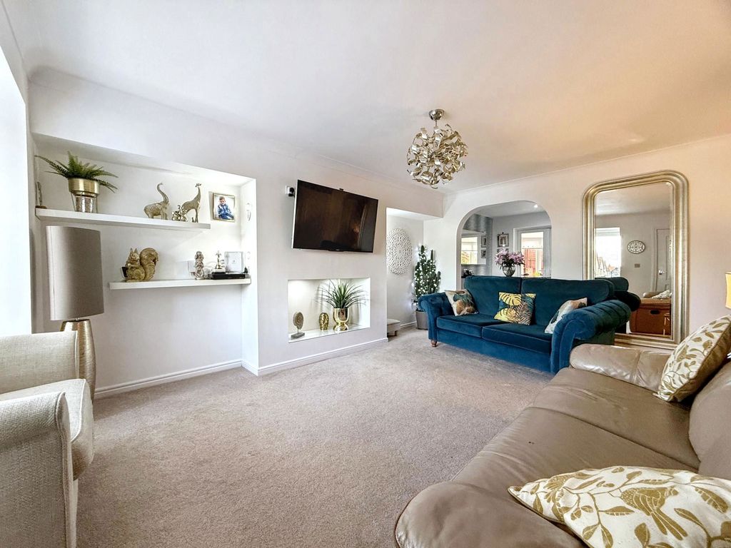 Property photo 3 of 31