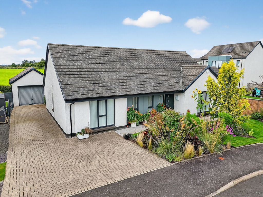 Property photo 2 of 35