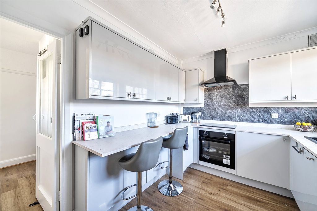 Property photo 3 of 11 Picture No. 15