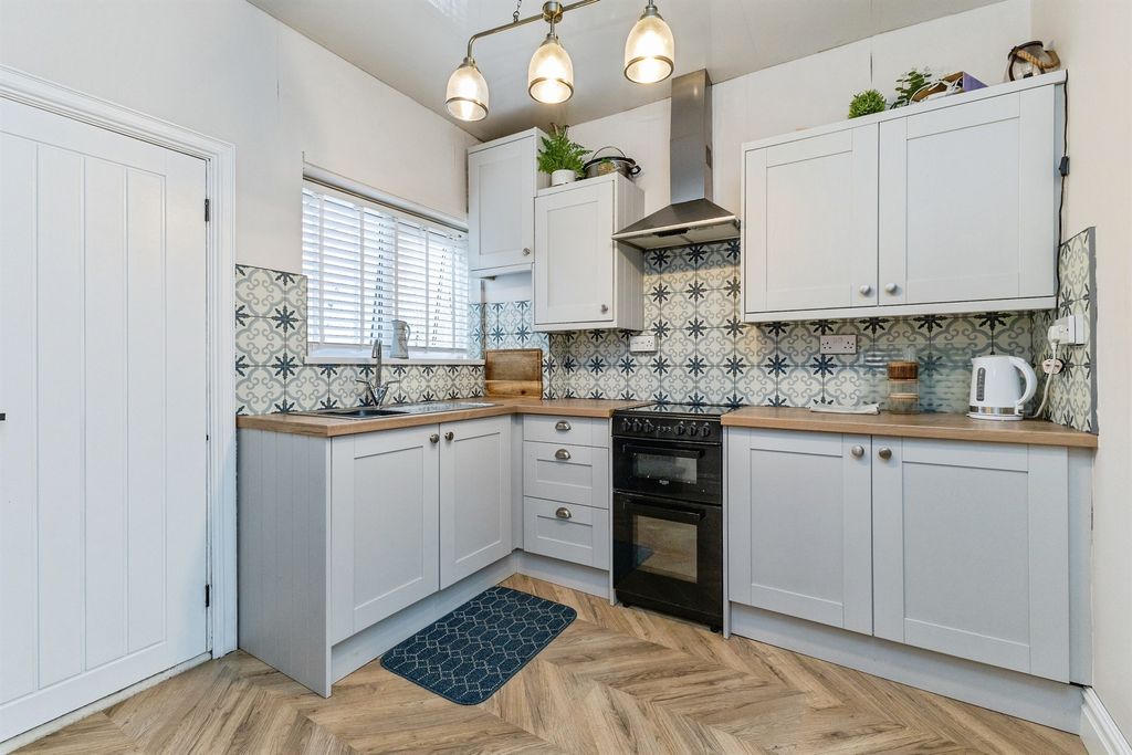 Property photo 3 of 16