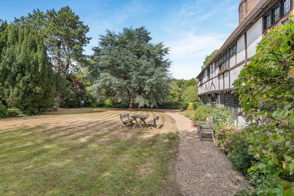 Property photo 2 of 16 Grounds